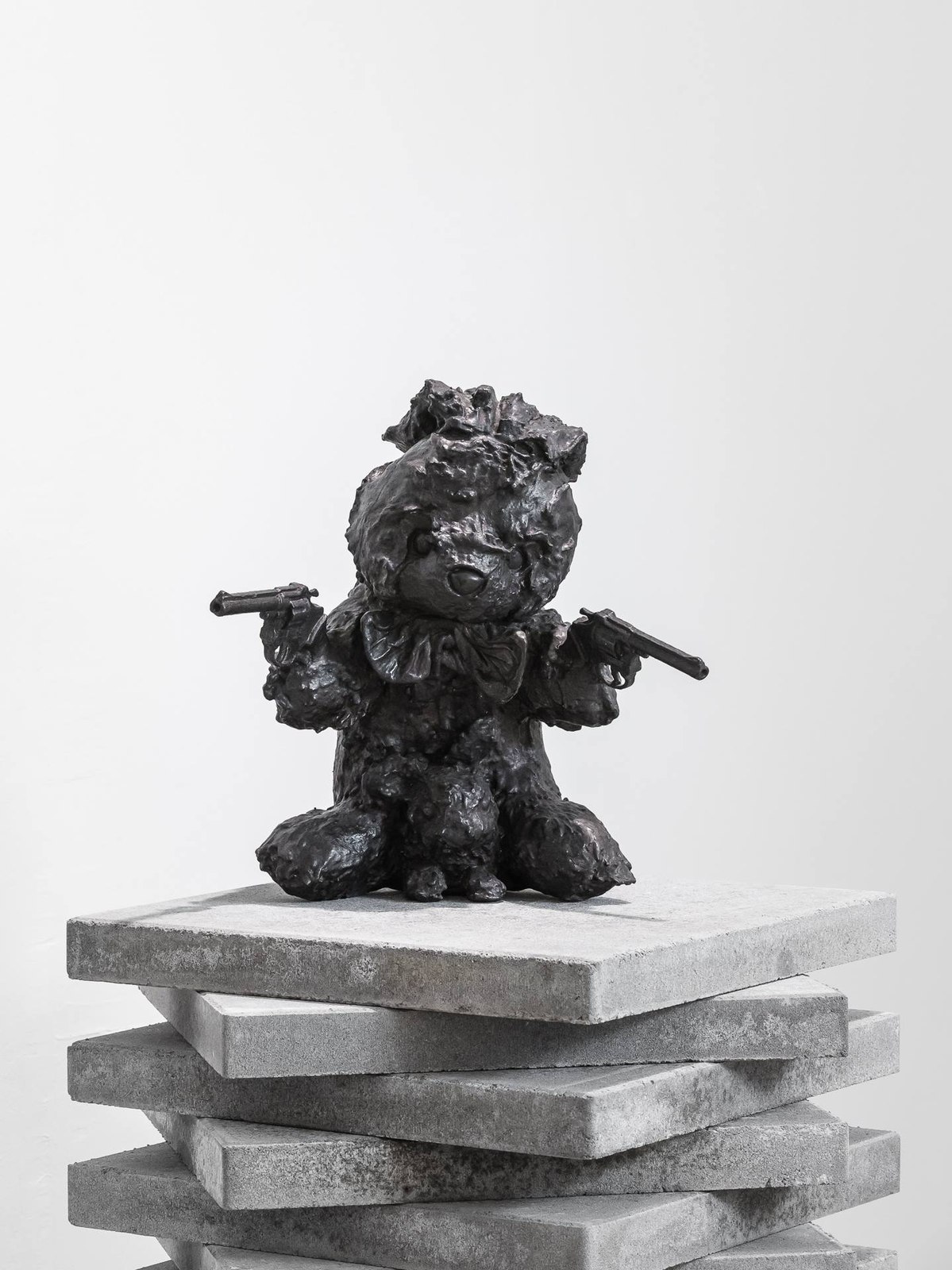 Lefty Two Guns, 2015, bronze