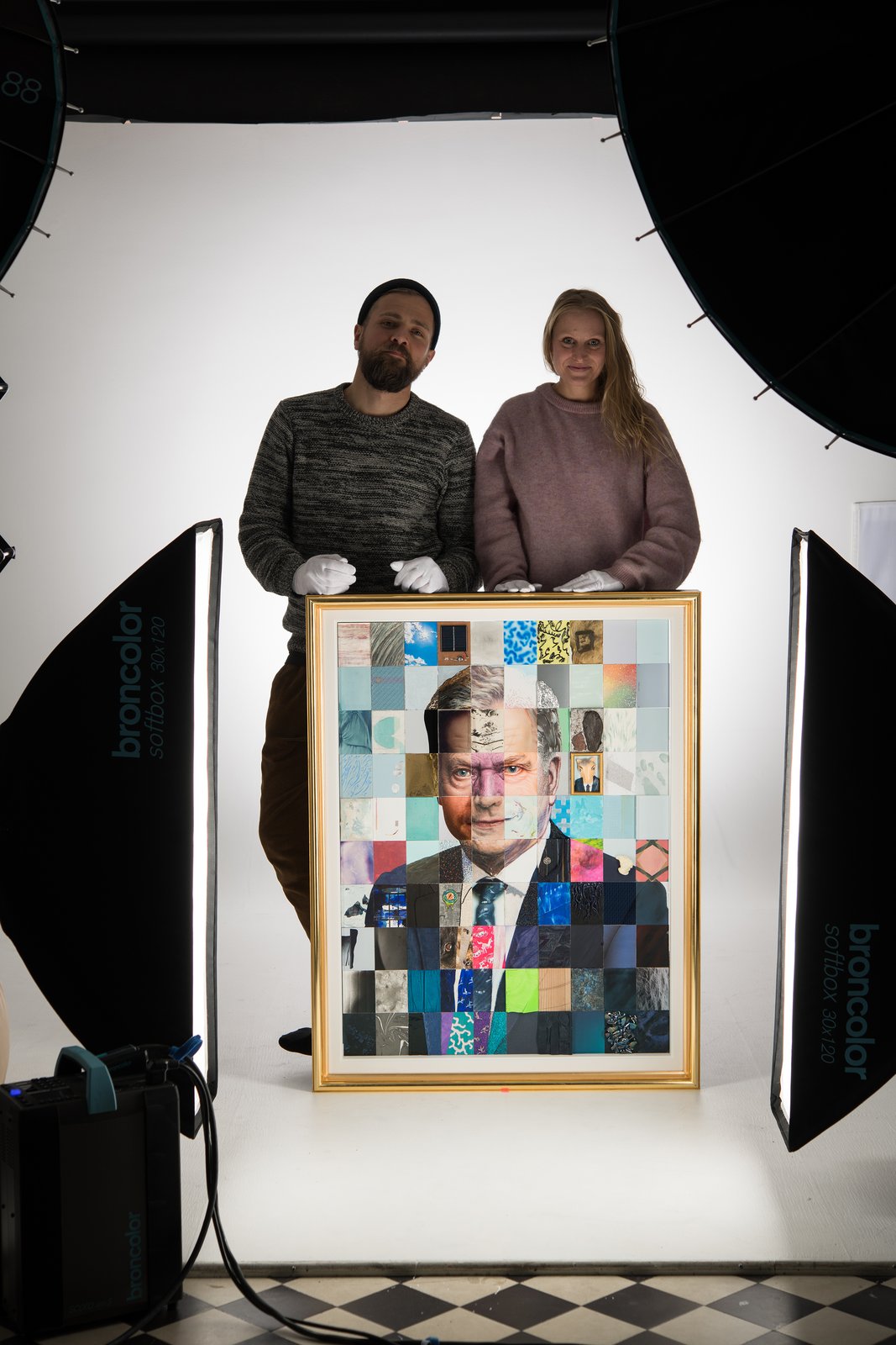 Atro Linnavirta and Anita Naukkarinen with the portrait